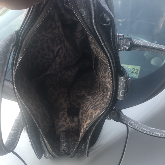 Handbag guess - Picture 4 of 4